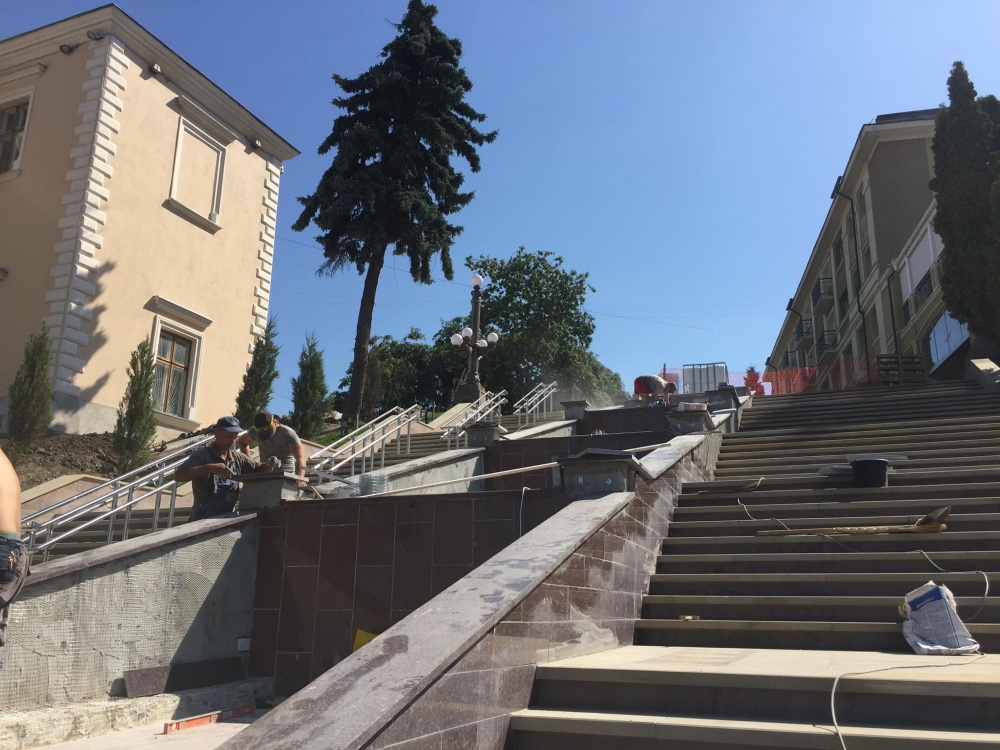 osvitlaennya slozi gronskogo 21 08 2019 444
